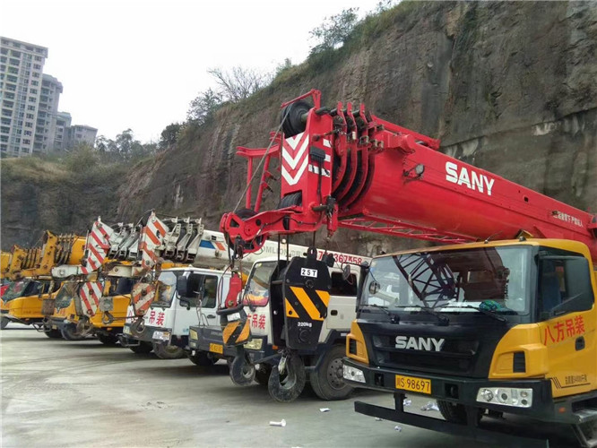 广汉市吊车出租按什么计费？台班费、单次费、里程费怎么算？