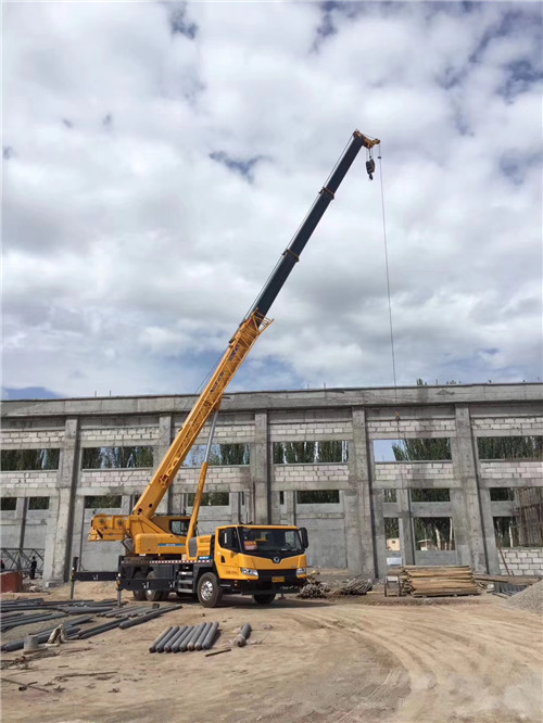 广汉市吊装作业前会做设备检查吗？安全保障措施有哪些？
